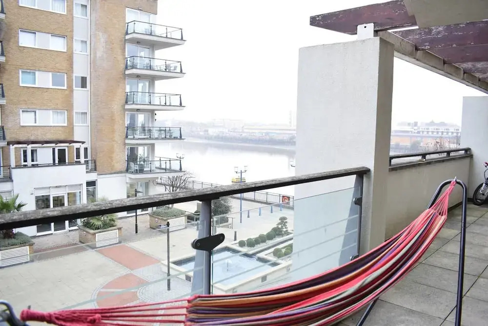 2 Bedroom Apartment With Stunning Balcony Views