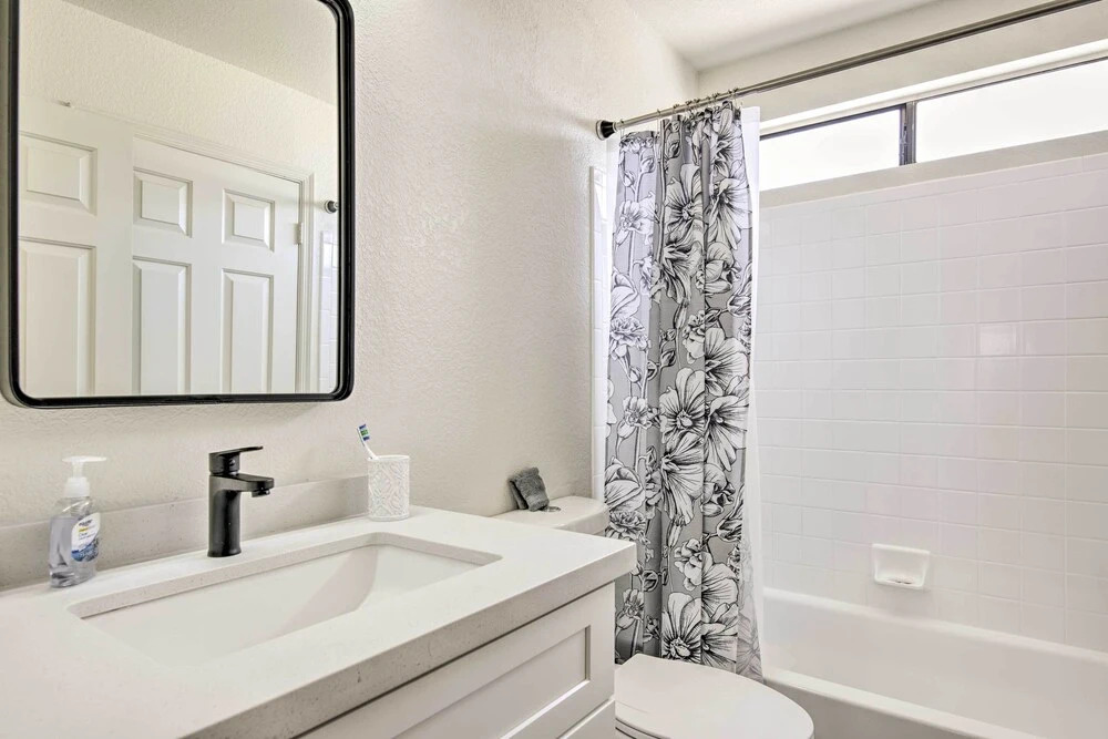 Hot Tub! Family-friendly Home, 8 Mi to Westgate