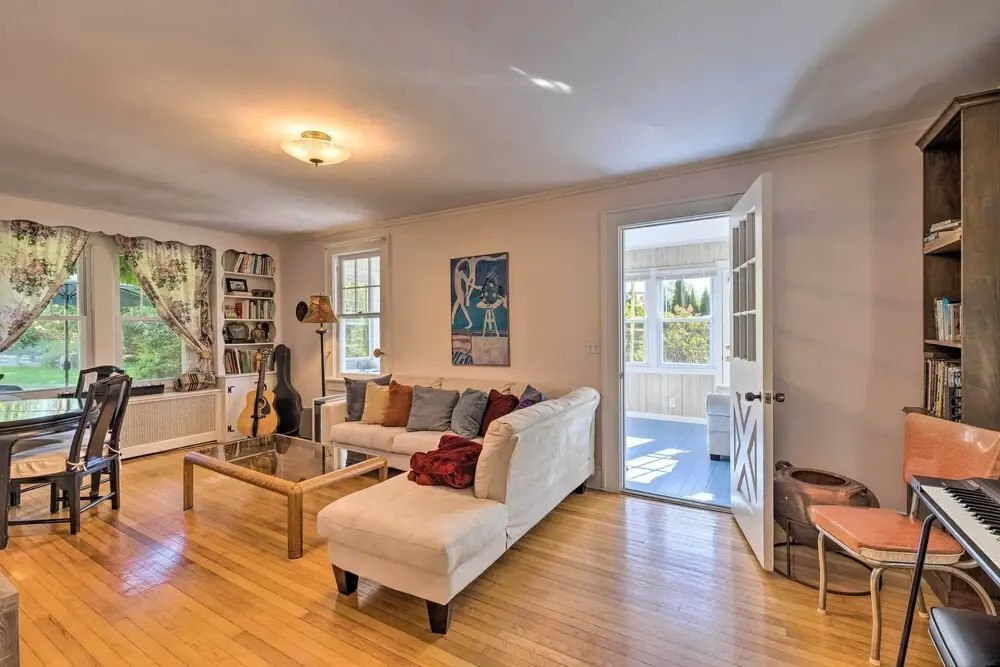 Near Wineries: Historic North Fork Farmhouse!