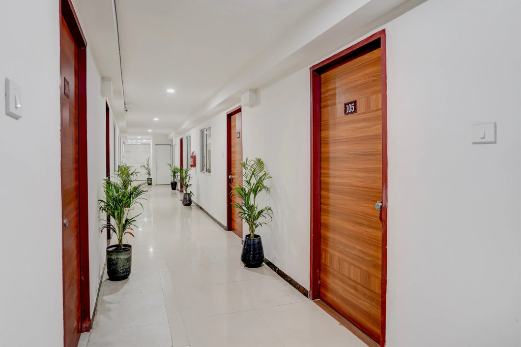Collection O Vadodara Airport Formerly Milan Party Hall