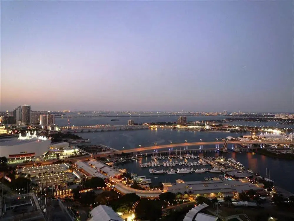 Luxury Apartments at 50 Biscayne