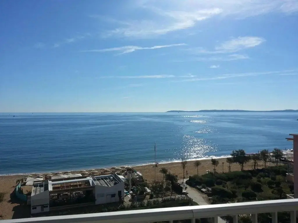 Appartement Le Lavandou, 1 pièce, 3 personnes - FR-1-308-43