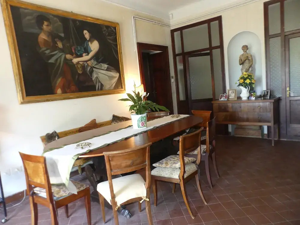 Elegante Appartamento in Villa con Piscina