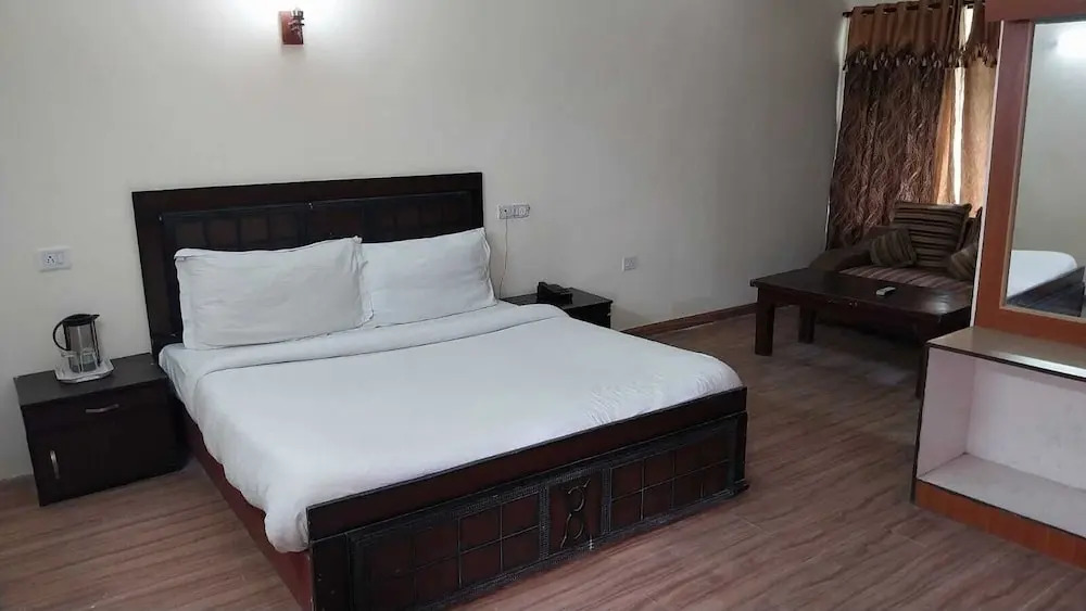 Hotel Royal Grand - Manali