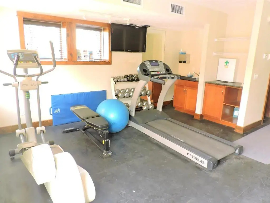 Fenwick Vacation Rentals Spacious Mountain 2 Bedroom with Hot tub
