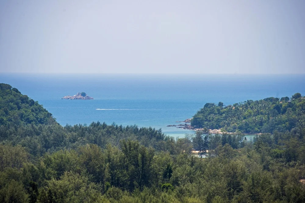 Luxury Hillside Residence at Bangtao