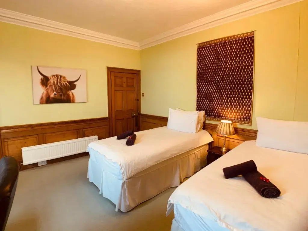 F2 Charming City Centre Apartment full of Character