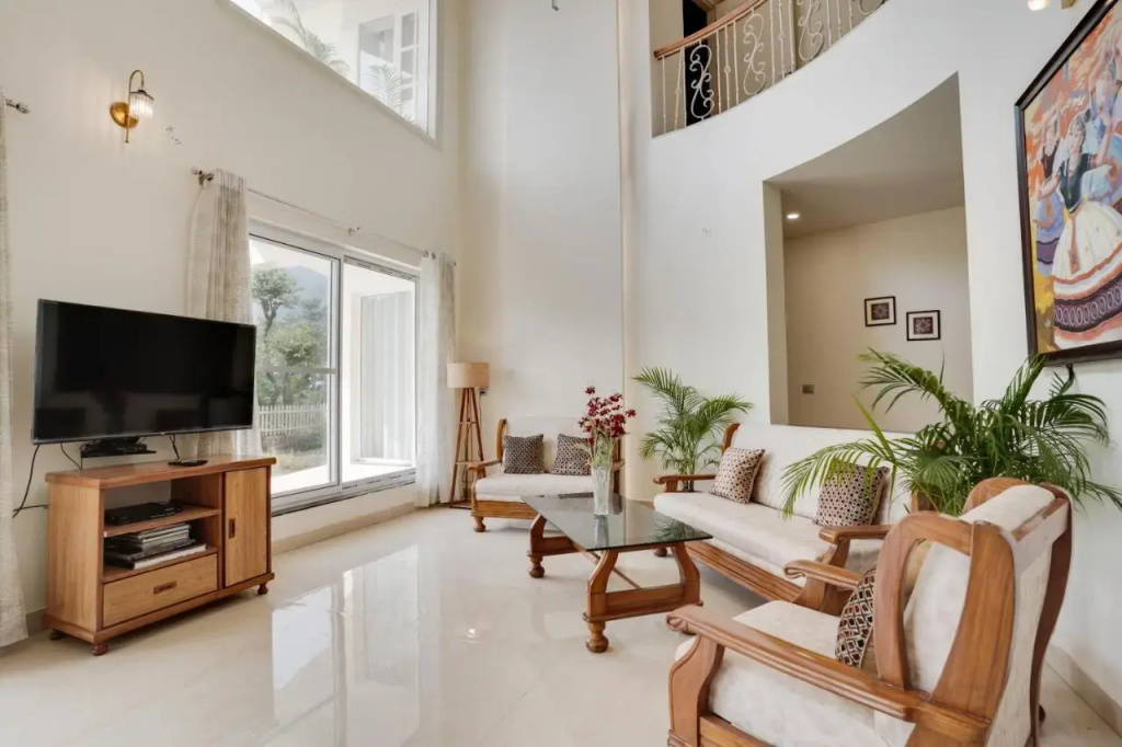 SaffronStays Casa Bellissimo, Dehradun - luxury villa near Malsi Deer Park with valley views