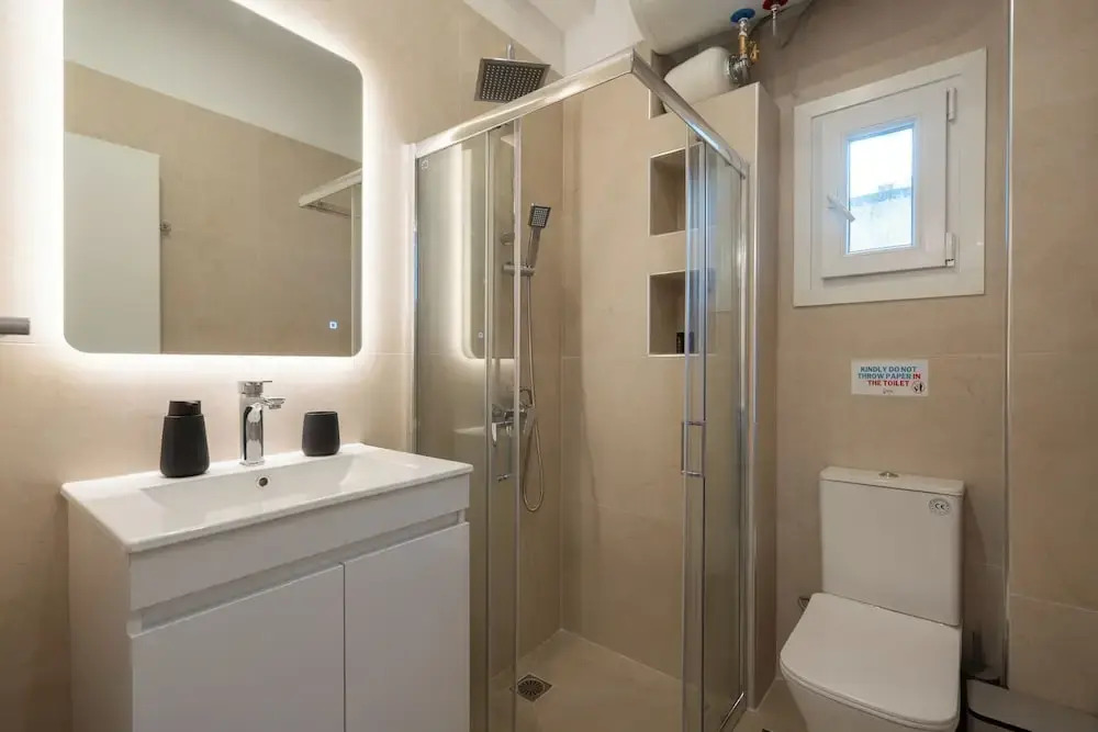 15 Minutes Walk to Acropolis, Minimalist Studio