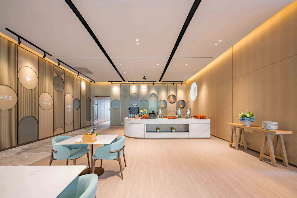 EVEN Hotels Shanghai Expo by IHG