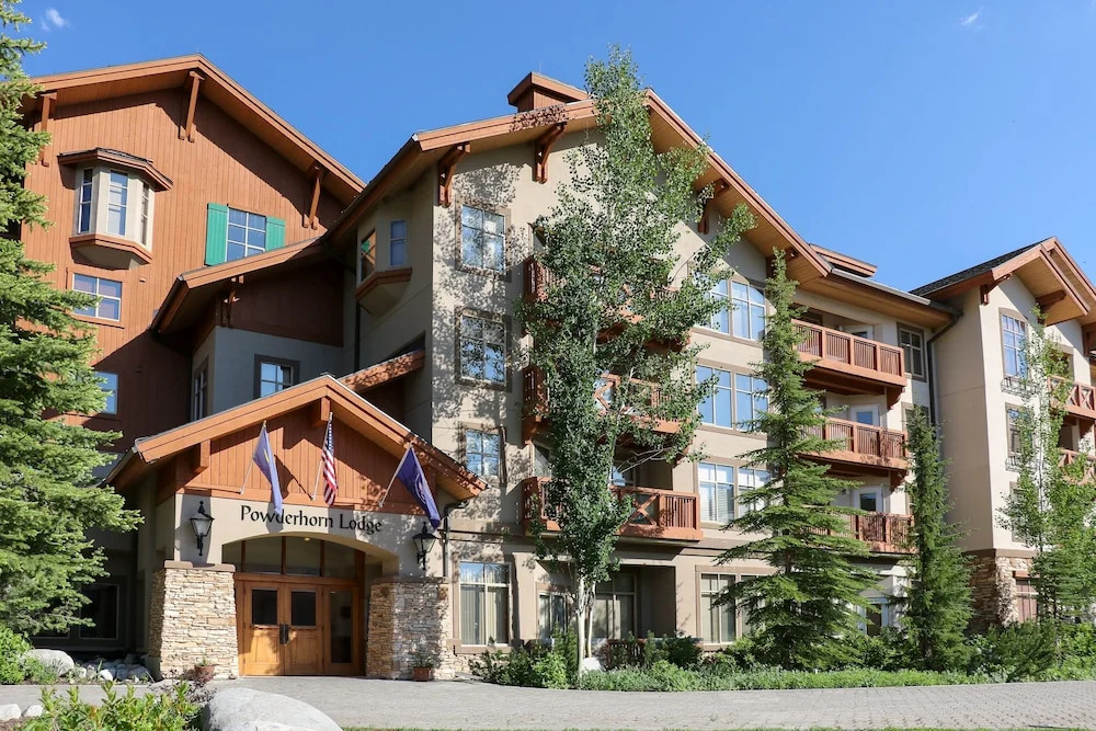 3106- One Bedroom + Den Deluxe Powderhorn Lodge 1 Hotel Room by RedAwning