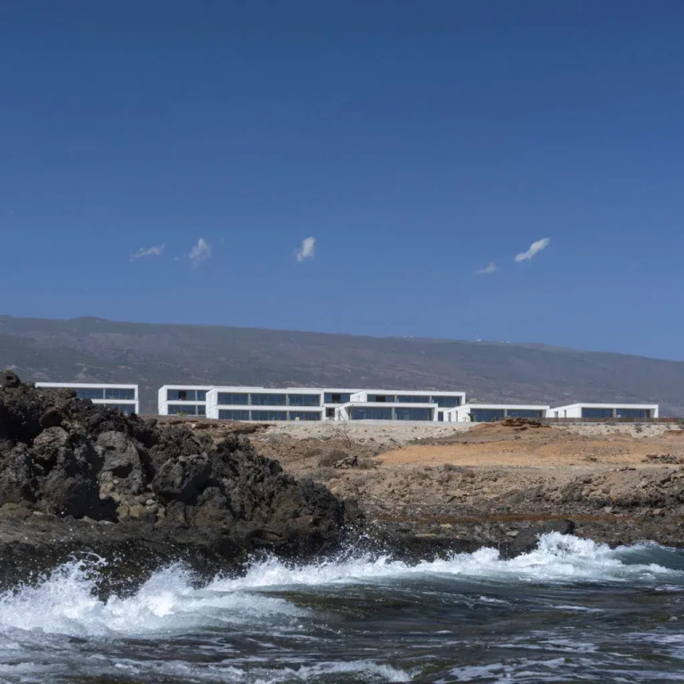 Kora Nivaria Beach