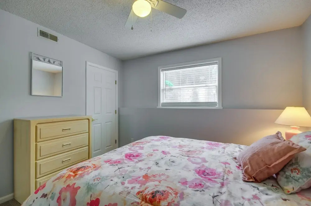 Osage Beach Condo w/ Private Deck & Lake Views!