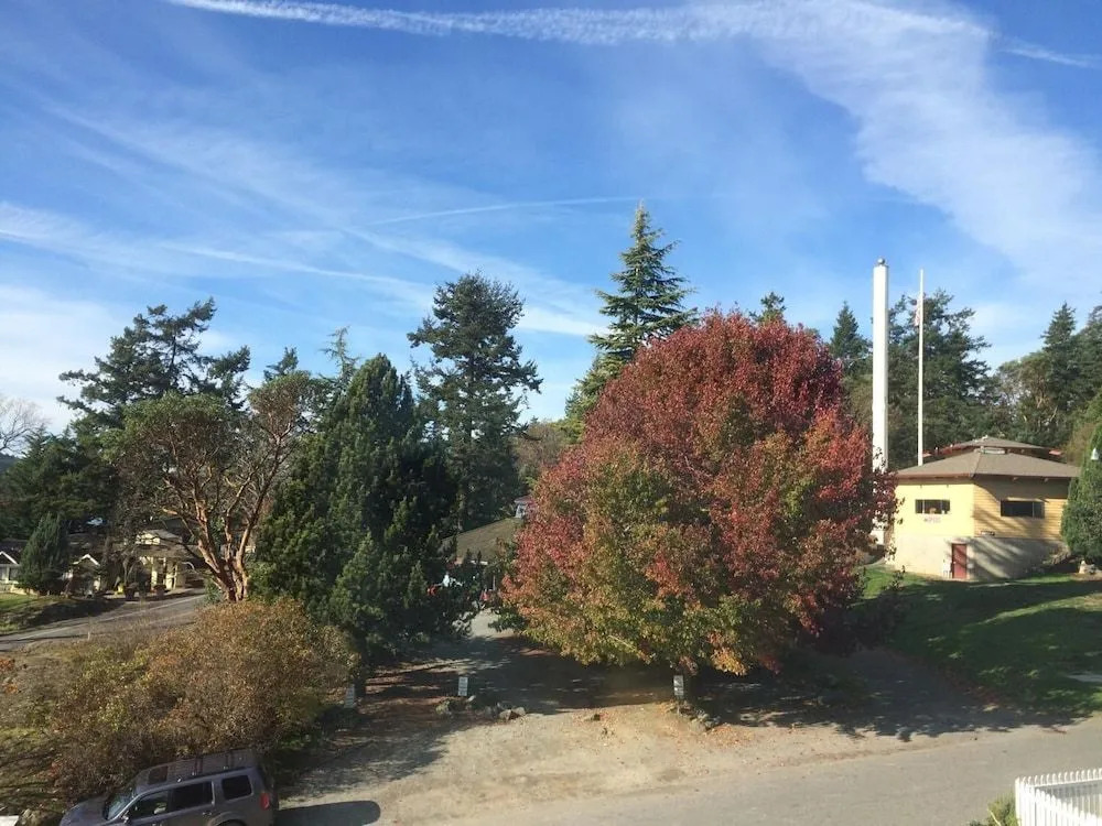 Orcas Hotel