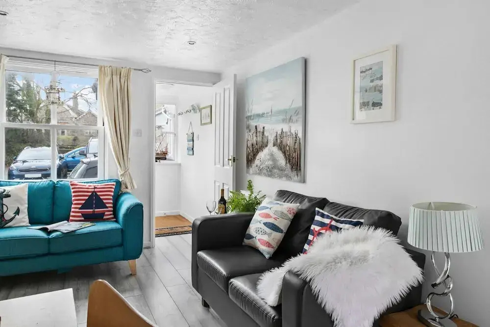 Pippin Cottage - Character Cottage With the Spirit of the sea