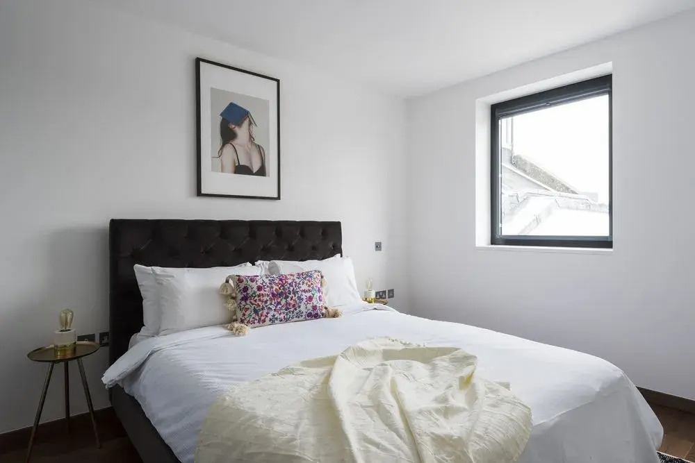 Bi-Level 2BR in King's Cross by Sonder