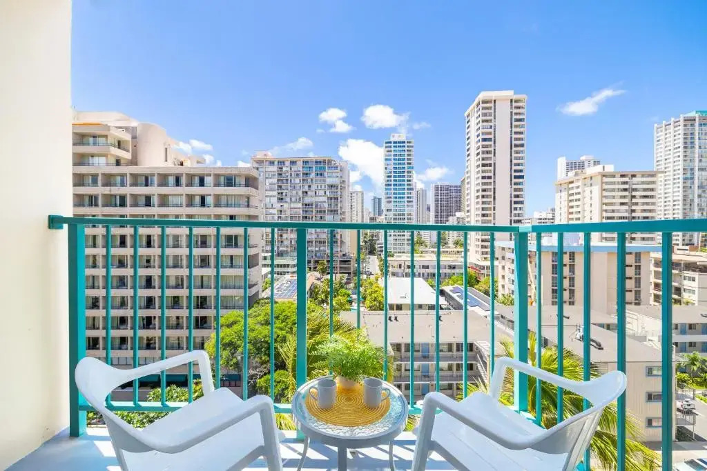 Beautiful Studio in the Aloha Surf in Waikiki with City Views - 8th Floor - WiFi