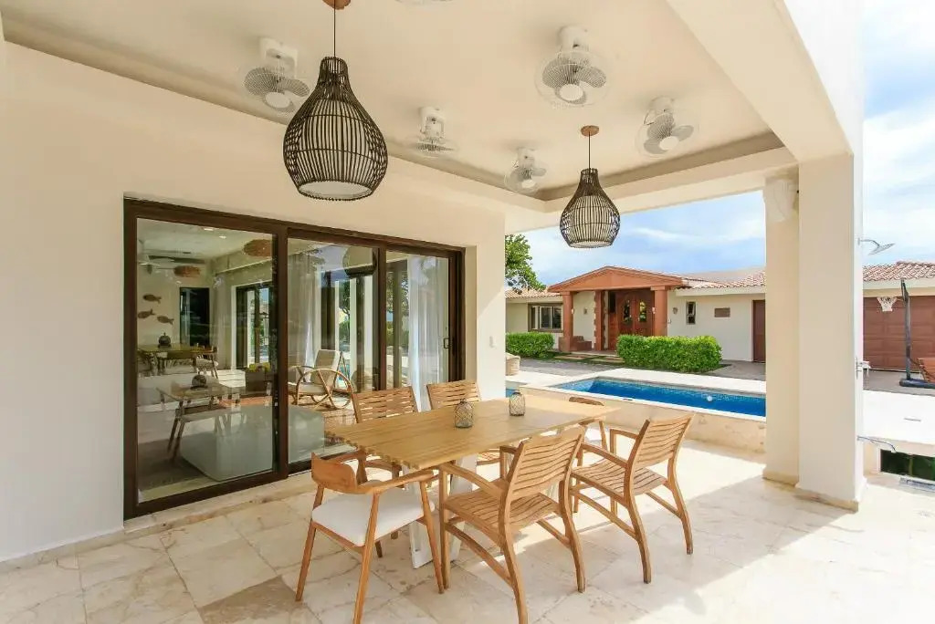 Steps to Best Beach VILLA UNICA 6Bedroom