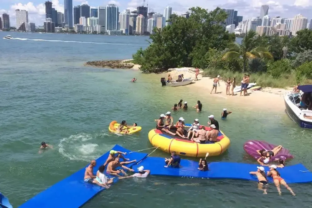 Vacay Spot Wynwood Fun 8 to 28guests 4kitchens BBQ, Miami