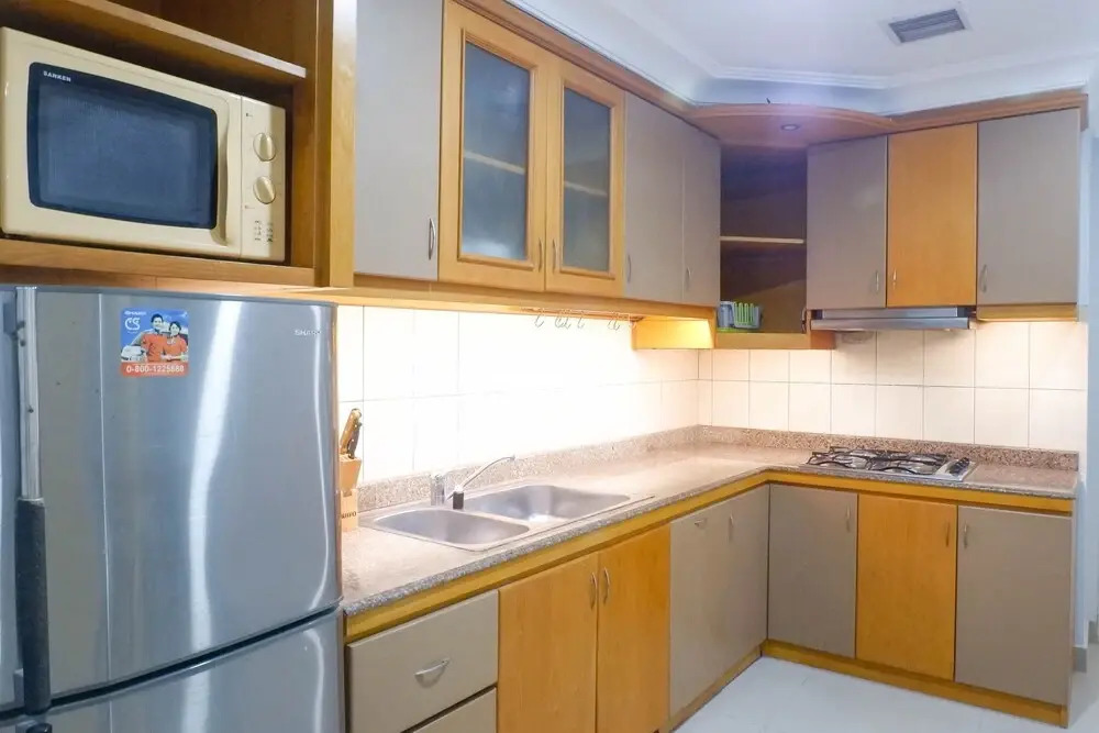 Comfortable And Serene 2Br Apartment With Maid Room At Taman Beverly