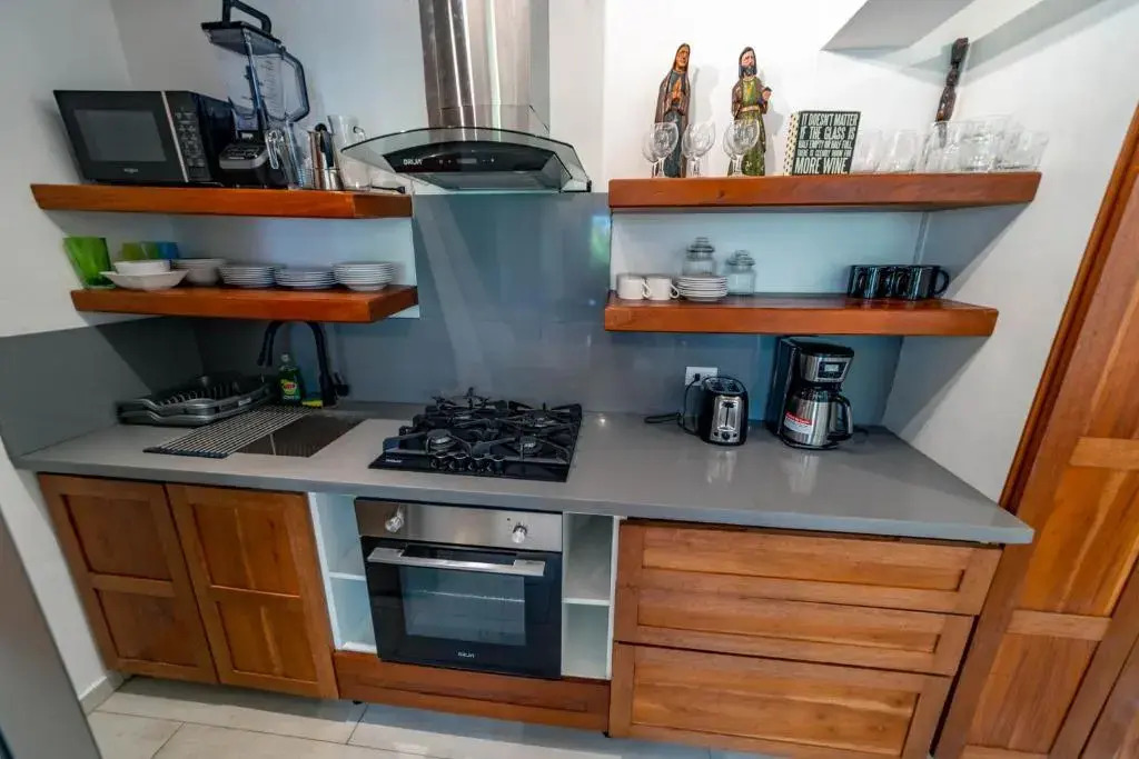 KITE BEACH Oceanfront LUXURY 1 BEDROOM - All new in 2022