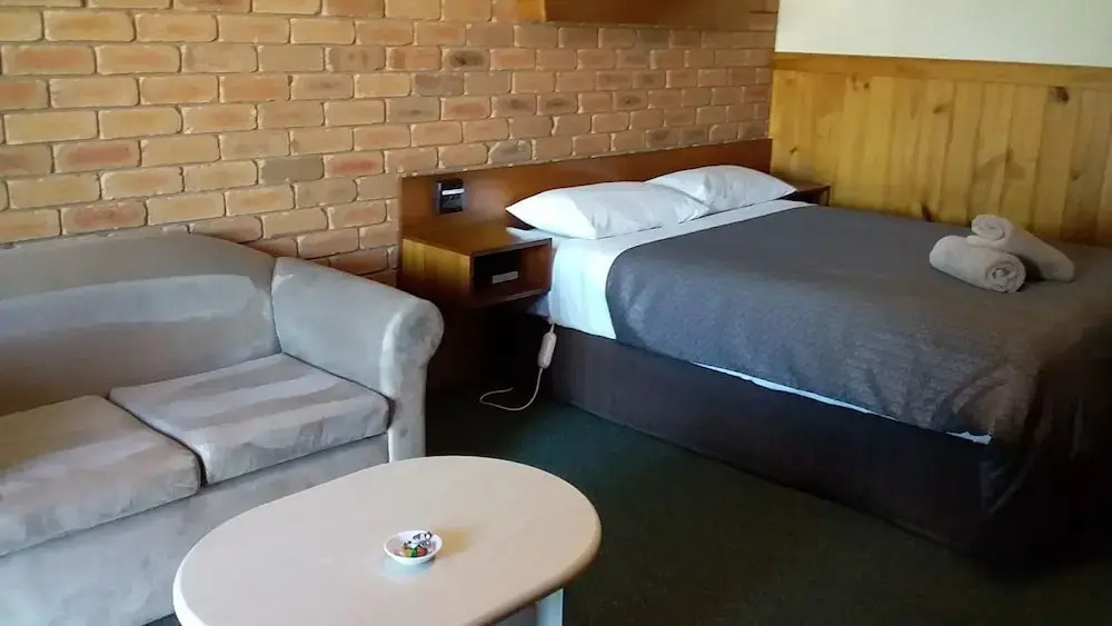 Regency Court Motel