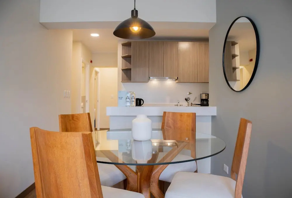 w Modern 2BR w Scenic Balcony Close to Kennedy Park