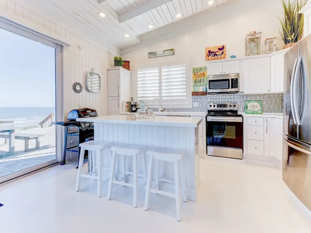Romantic Beach House by Vtrips