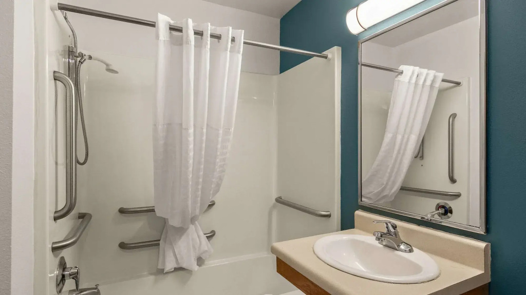 WoodSpring Suites Evansville