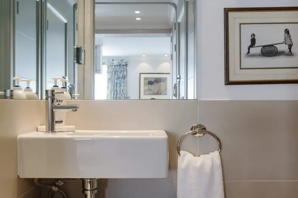 Beautiful 2 Bed 2 Bath Flat in South Kensington