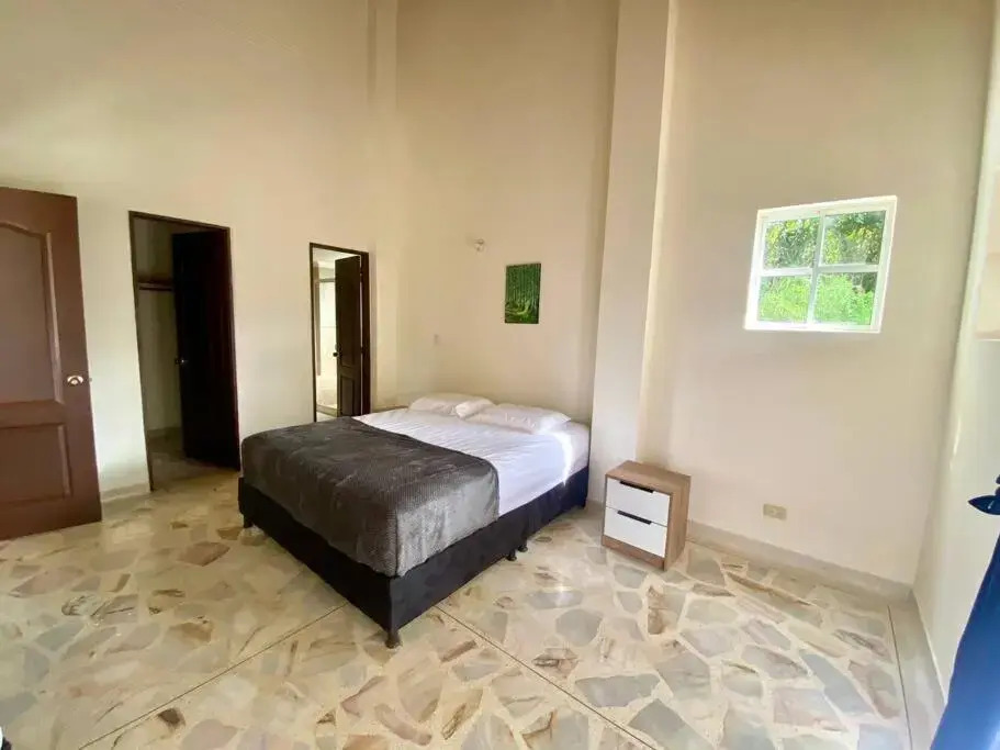Casa con parking y terraza en sector exclusivo