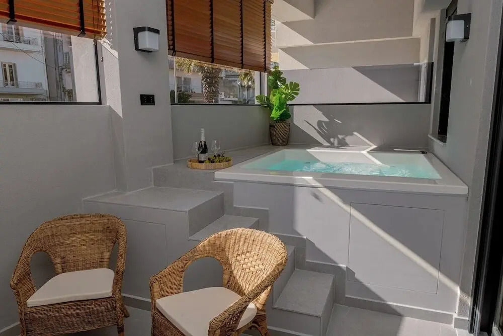 G B Urban Spa by Cretanhouses