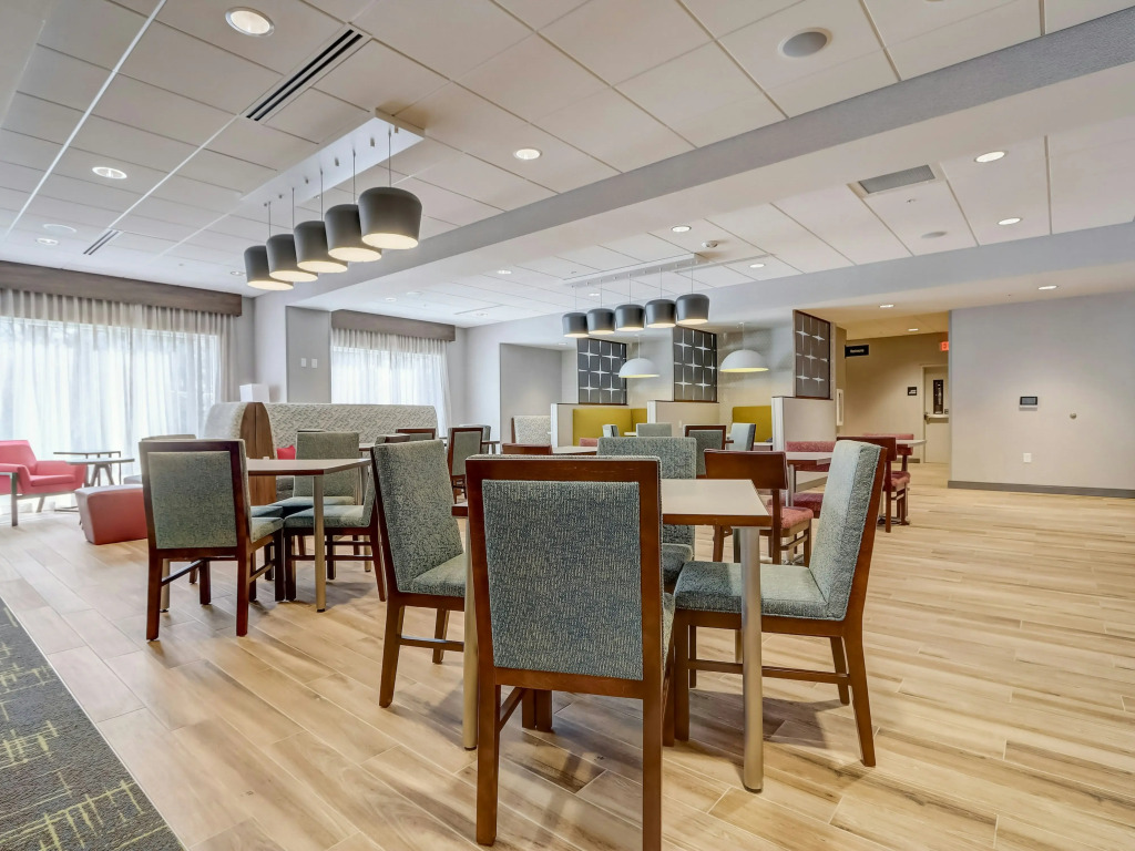Hampton Inn & Suites Cincinnati Midtown Rookwood