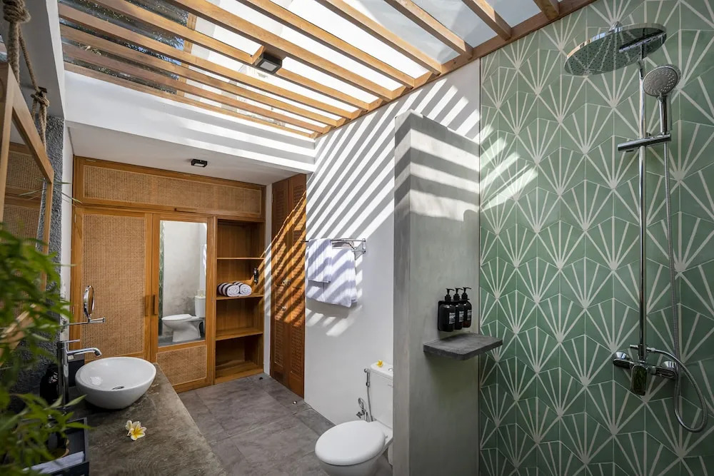 Deep Roots Dive & Yoga Resort