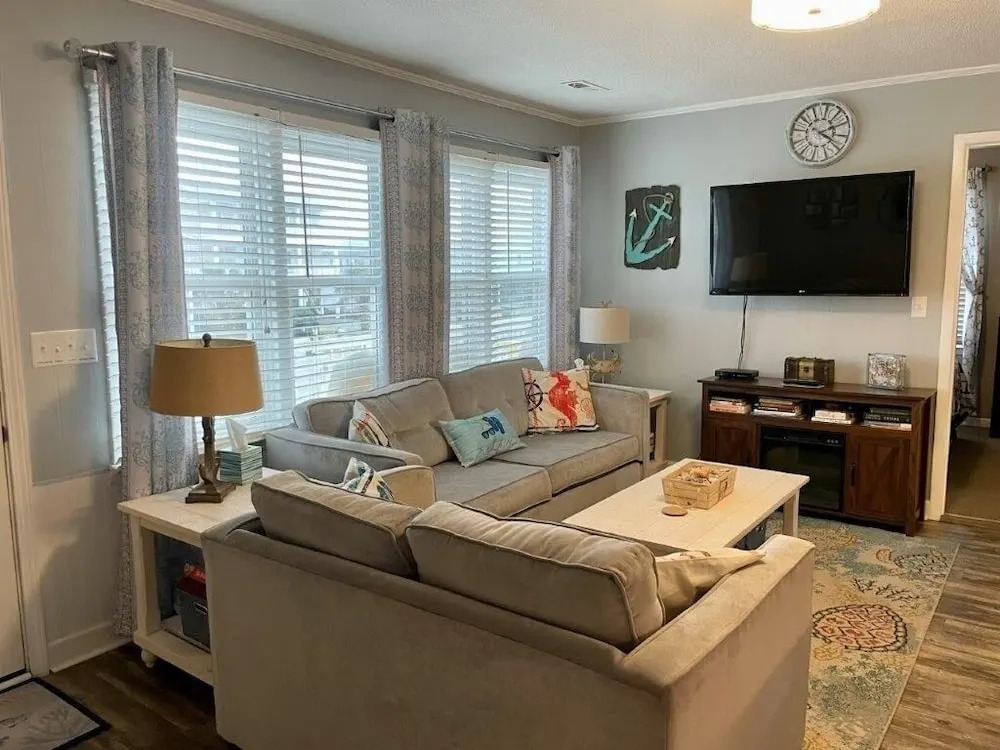 Sandy Bottoms 4 Bedroom Home by RedAwning