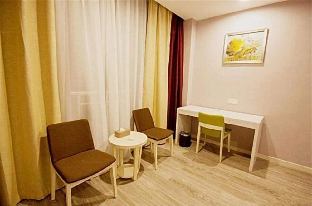 Longsheng Hotel