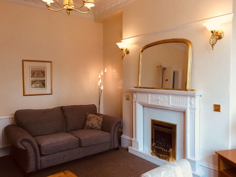 Cosy 5BD Double Upper Flat - Heart of Aberdeen