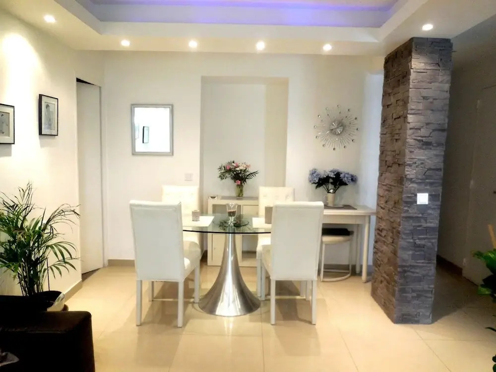 4 pieces design 100 metres croisette