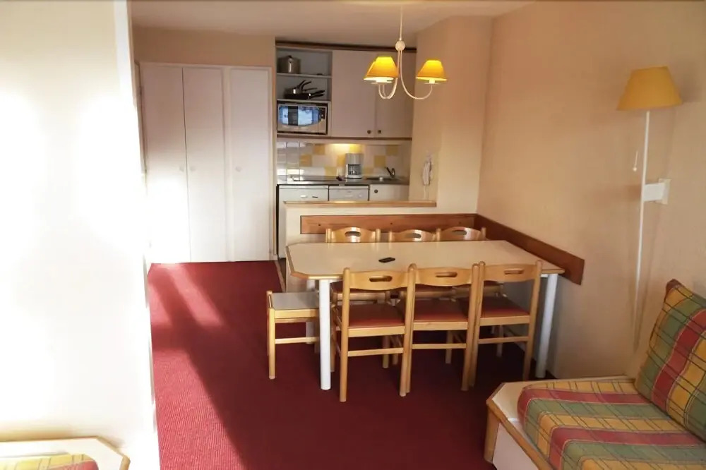 Belle Plagne Apartment on the Slopes With 2 Rooms for 6 People of 35 mÂ² Th03