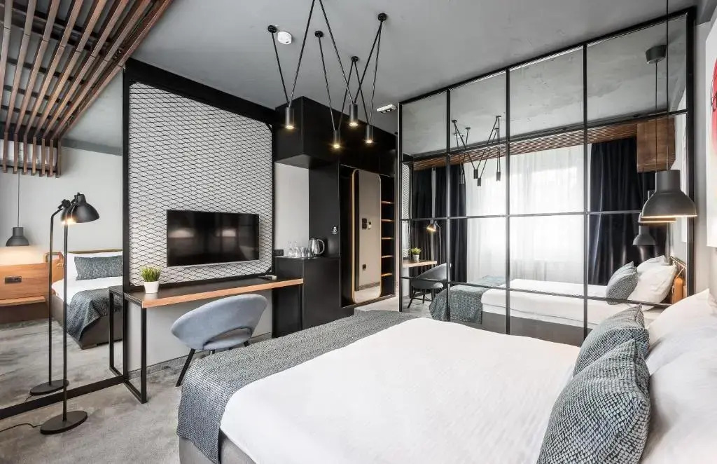 7 Rooms Suites