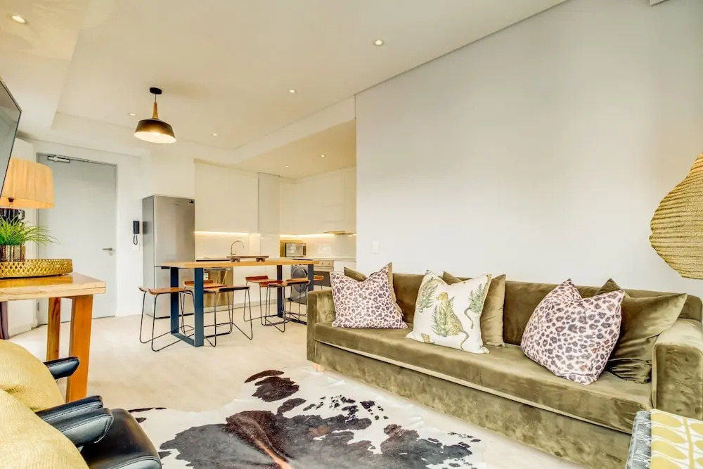 Gorgeous Apartment in Bustling De Waterkant 304 on N