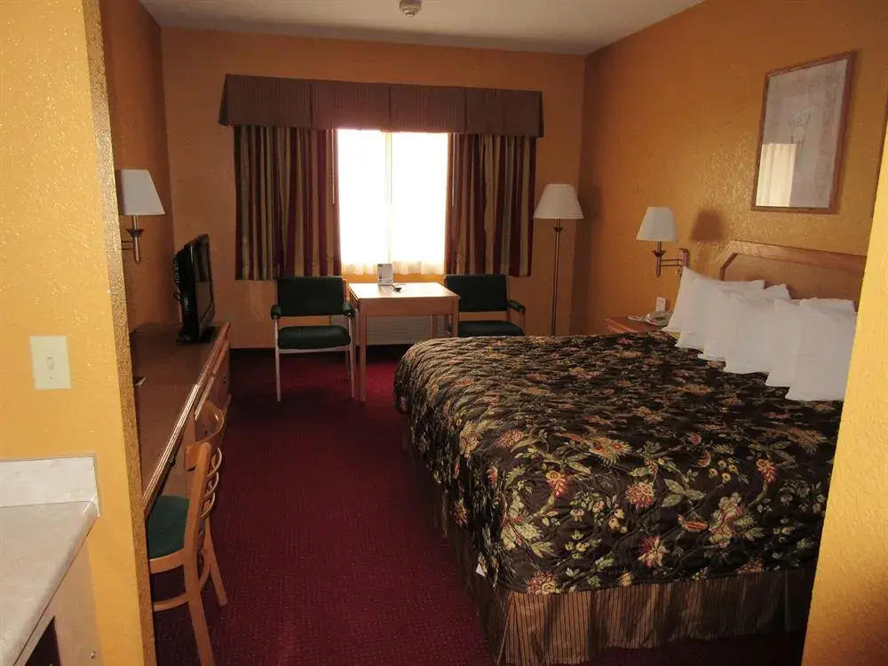 Parkfield Inn - Clinton