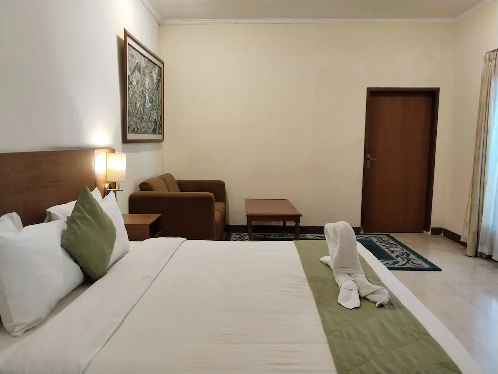 ZEN Rooms K. H. Moh Toha Ciawi