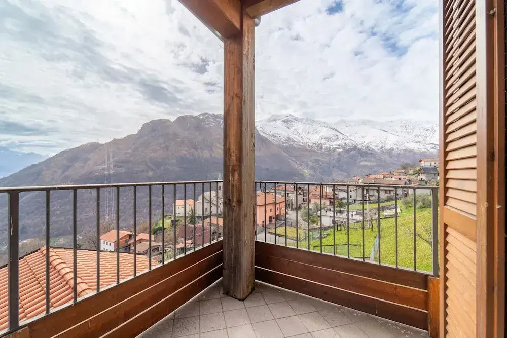 Willow Apartment With Lakeview by Wonderful Italy
