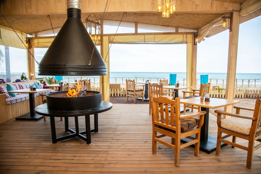 Kara Kedi Beach Bungalow