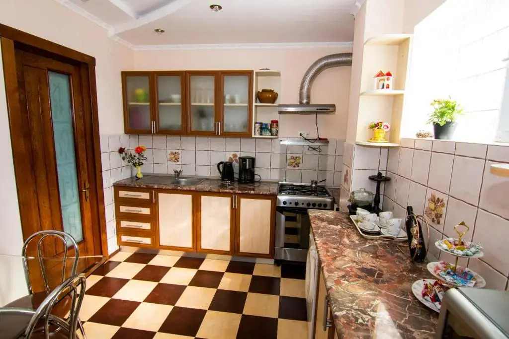 Luxurious Villa with Huge Garden, Terrace & Outdoor Space