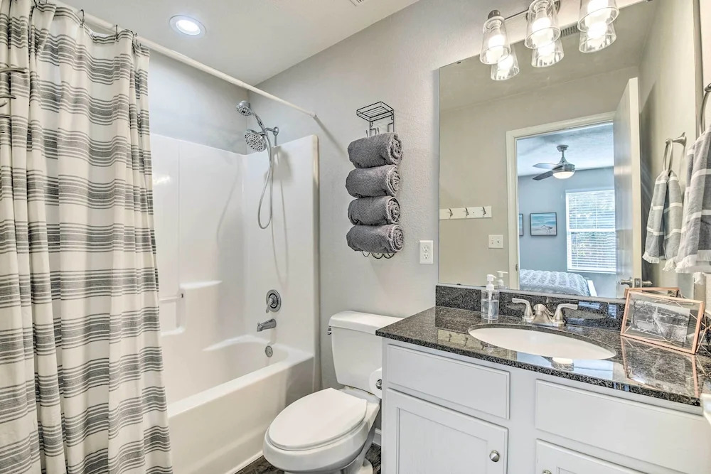 Branson Condo w/ Balcony: Near Silver Dollar City