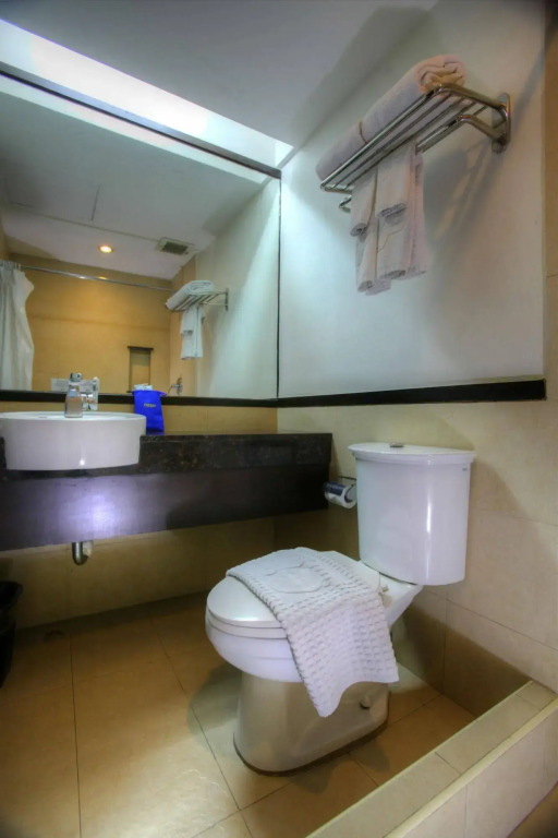 Fersal Hotel Neptune Makati