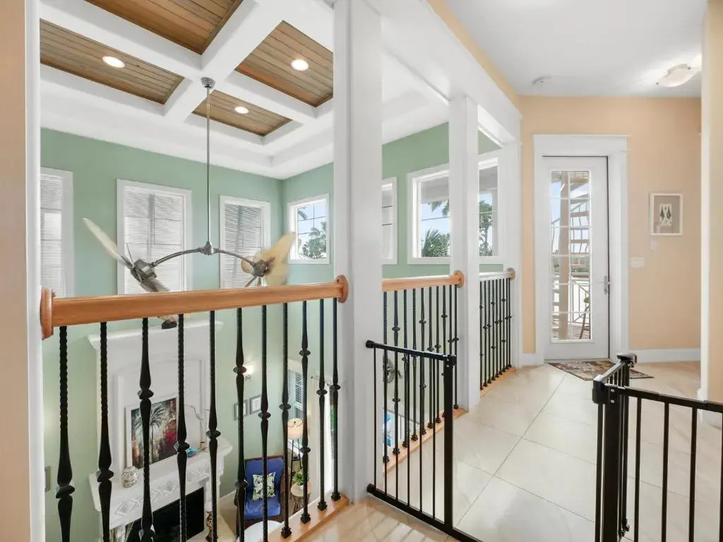Lost Treasure, New Property, 3 BR+, Guest Suite, Ocean View, Pets, Sleeps 8