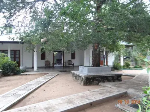 Tissakumbura Villa